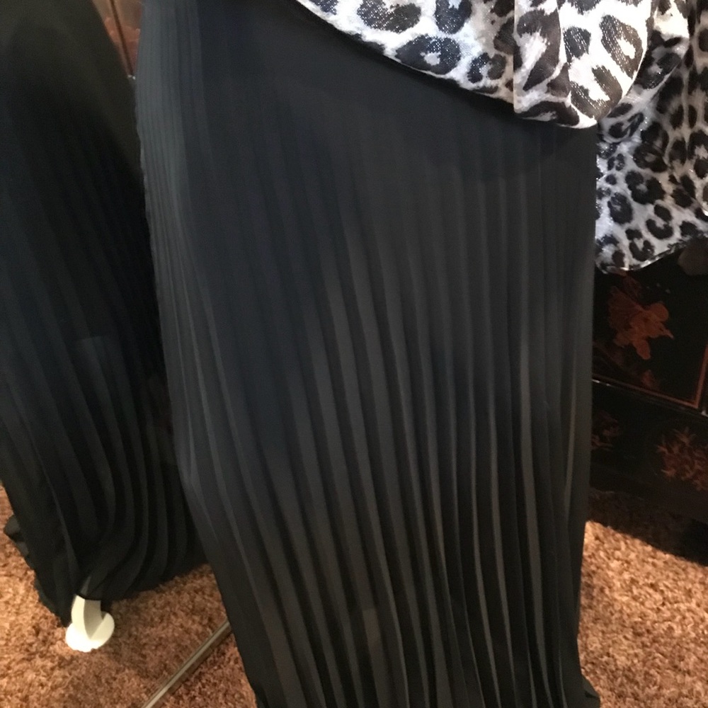 Black beauty skirt